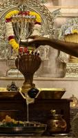 Shodashopachara Puja to Shri Laxmi Narasimha Sannidhih by HH Swamiji; Picture Courtesy Shri Jaikishan Kandlur