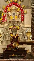 Shodashopachara Puja to Shri Laxmi Narasimha Sannidhih by HH Swamiji; Picture Courtesy Shri Jaikishan Kandlur