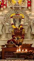 Shodashopachara Puja to Shri Laxmi Narasimha Sannidhih by HH Swamiji; Picture Courtesy Shri Jaikishan Kandlur
