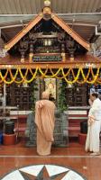 Shodashopachara Puja to Shri Laxmi Narasimha Sannidhih by HH Swamiji; Picture Courtesy Shri Jaikishan Kandlur