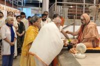 Teertha Vitarana; Picture Courtesy Shri Jaikishan Kandlur