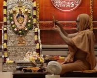 Shri Devi Pujana by HH Swamiji; Picture Courtesy Shri Jaikishan Kandlur