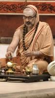Shri Shiva Pujana by HH Swamiji; Picture Courtesy Shri Jaikishan Kandlur