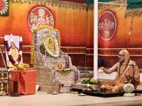 Shri Shiva Pujana by HH Swamiji; Picture Courtesy Shri Jaikishan Kandlur
