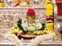 Shri Shiva Pujana by HH Swamiji; Picture Courtesy Shri Abhishek Pai
