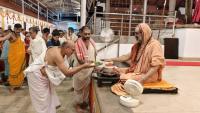Teertha Vitarana; Picture Courtesy Shri Jaikishan Kandlur