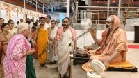 Teertha Vitarana; Picture Courtesy Shri Jaikishan Kandlur