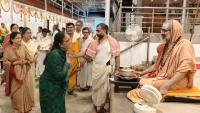 Teertha Vitarana; Picture Courtesy Shri Jaikishan Kandlur