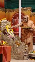 Shri Shiva Pujana by HH Swamiji; Picture Courtesy Shri Jaikishan Kandlur