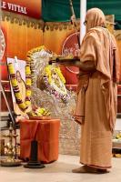 Shri Shiva Pujana by HH Swamiji; Picture Courtesy Shri Jaikishan Kandlur