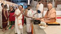 Teertha Vitarana; Picture Courtesy Shri Jaikishan Kandlur