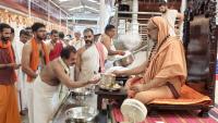 Teertha Vitarana; Picture Courtesy Shri Jaikishan Kandlur