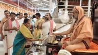 Teertha Vitarana; Picture Courtesy Shri Jaikishan Kandlur