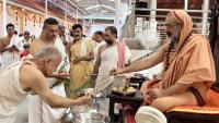 Teertha Vitarana; Picture Courtesy Shri Jaikishan Kandlur