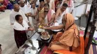 Teertha Vitarana; Picture Courtesy Shri Jaikishan Kandlur