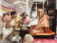 Teertha Vitarana; Picture Courtesy Shri Jaikishan Kandlur