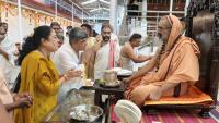 Teertha Vitarana; Picture Courtesy Shri Jaikishan Kandlur
