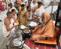 Teertha Vitarana; Picture Courtesy Shri Jaikishan Kandlur