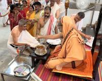 Teertha Vitarana; Picture Courtesy Shri Jaikishan Kandlur