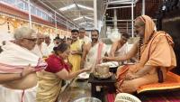 Teertha Vitarana; Picture Courtesy Shri Jaikishan Kandlur