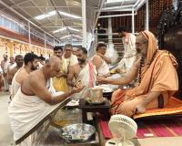 Teertha Vitarana; Picture Courtesy Shri Jaikishan Kandlur