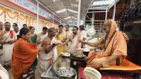 Teertha Vitarana; Picture Courtesy Shri Jaikishan Kandlur