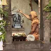 Shodashopchara Puja at Shri Mahalakshmi Sannidhih & Shri Devi Pujana by H.H. Swamiji; Picture Courtesy Shri Jaikishan Kandlur