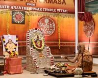 Shri Shiva Pujana by HH Swamiji; Picture Courtesy Shri Jaikishan Kandlur
