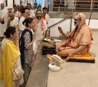 Teertha Vitarana; Picture Courtesy Shri Jaikishan Kandlur