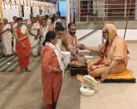 Teertha Vitarana; Picture Courtesy Shri Jaikishan Kandlur