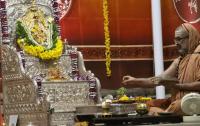 Shri Shiva Pujana by HH Swamiji; Picture Courtesy Shri Ashwin Cherkal