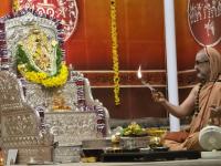 Shri Shiva Pujana by HH Swamiji; Picture Courtesy Shri Ashwin Cherkal
