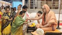 Teertha Vitarana; Picture Courtesy Shri Jaikishan Kandlur