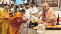 Teertha Vitarana; Picture Courtesy Shri Jaikishan Kandlur