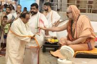 Teertha Vitarana; Picture Courtesy Shri Jaikishan Kandlur