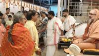 Teertha Vitarana; Picture Courtesy Shri Jaikishan Kandlur