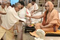 Teertha Vitarana; Picture Courtesy Shri Jaikishan Kandlur