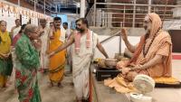 Teertha Vitarana; Picture Courtesy Shri Jaikishan Kandlur