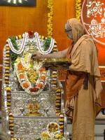 Shri Shiva Pujana by HH Swamiji; Picture Courtesy Shri Ashwin Cherkal