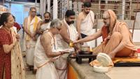 Teertha Vitarana; Picture Courtesy Shri Jaikishan Kandlur