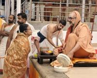 Teertha Vitarana; Picture Courtesy Shri Jaikishan Kandlur