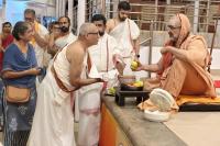 Teertha Vitarana; Picture Courtesy Shri Jaikishan Kandlur
