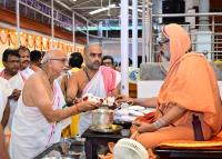 Teertha Vitarana; Picture Courtesy Shri Sadashiv Bana