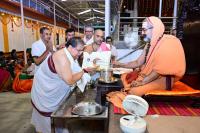 Teertha Vitarana; Picture Courtesy Shri Sadashiv Bana