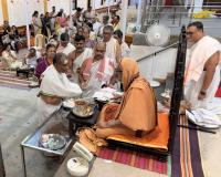 Teertha Vitarana; Picture Courtesy Shri Jaikishan Kandlur