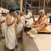 Teertha Vitarana; Picture Courtesy Shri Jaikishan Kandlur