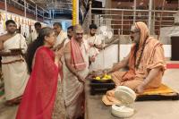Teertha Vitarana; Picture Courtesy Shri Jaikishan Kandlur