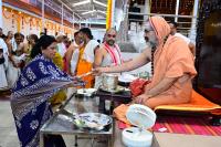 Memento distribution; Picture Courtesy Shri Sadashiv Bana