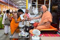 Memento distribution; Picture Courtesy Shri Sadashiv Bana