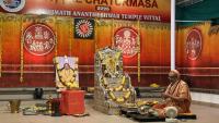 Shri Shiva Pujana by HH Swamiji; Picture Courtesy Shri Jaikishan Kandlur